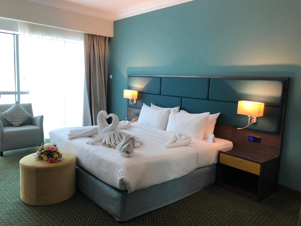 City Seasons Dubai Hotel
