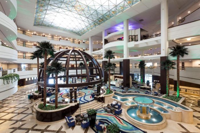  Movenpick Grand Al Bustan